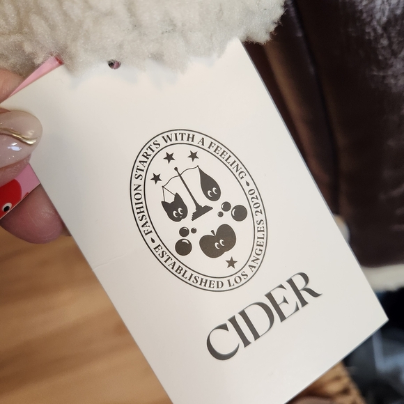 CIDER BROWN FAUX LEATHER & FLEECE CROPPED BIKER JACKET COAT MEDIUM NWT - Picture 5 of 10